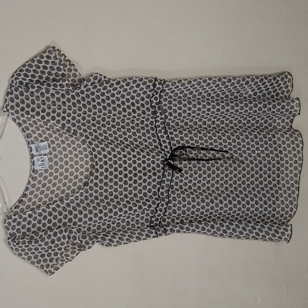 duo Maternity Women's Size Medium Sheer Cap Sleeve Blouse